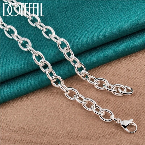 925 Sterling Silver necklace with a modern style lock! - Picture 6 of 6